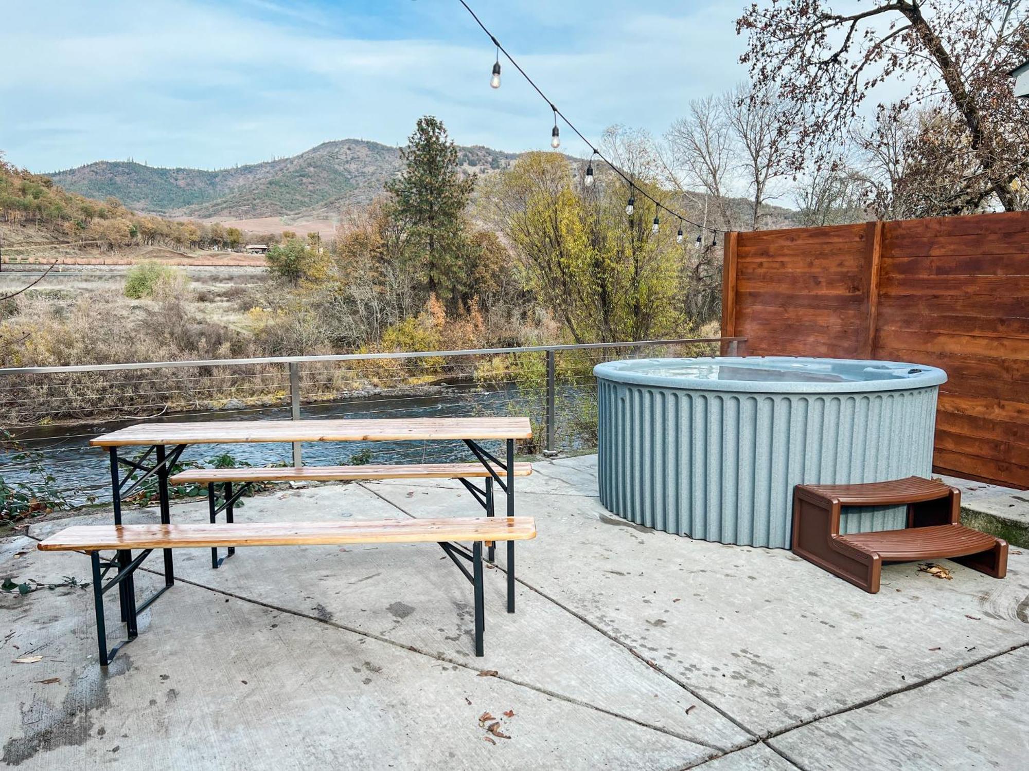 Waterfront River Apartments Rogue River Экстерьер фото